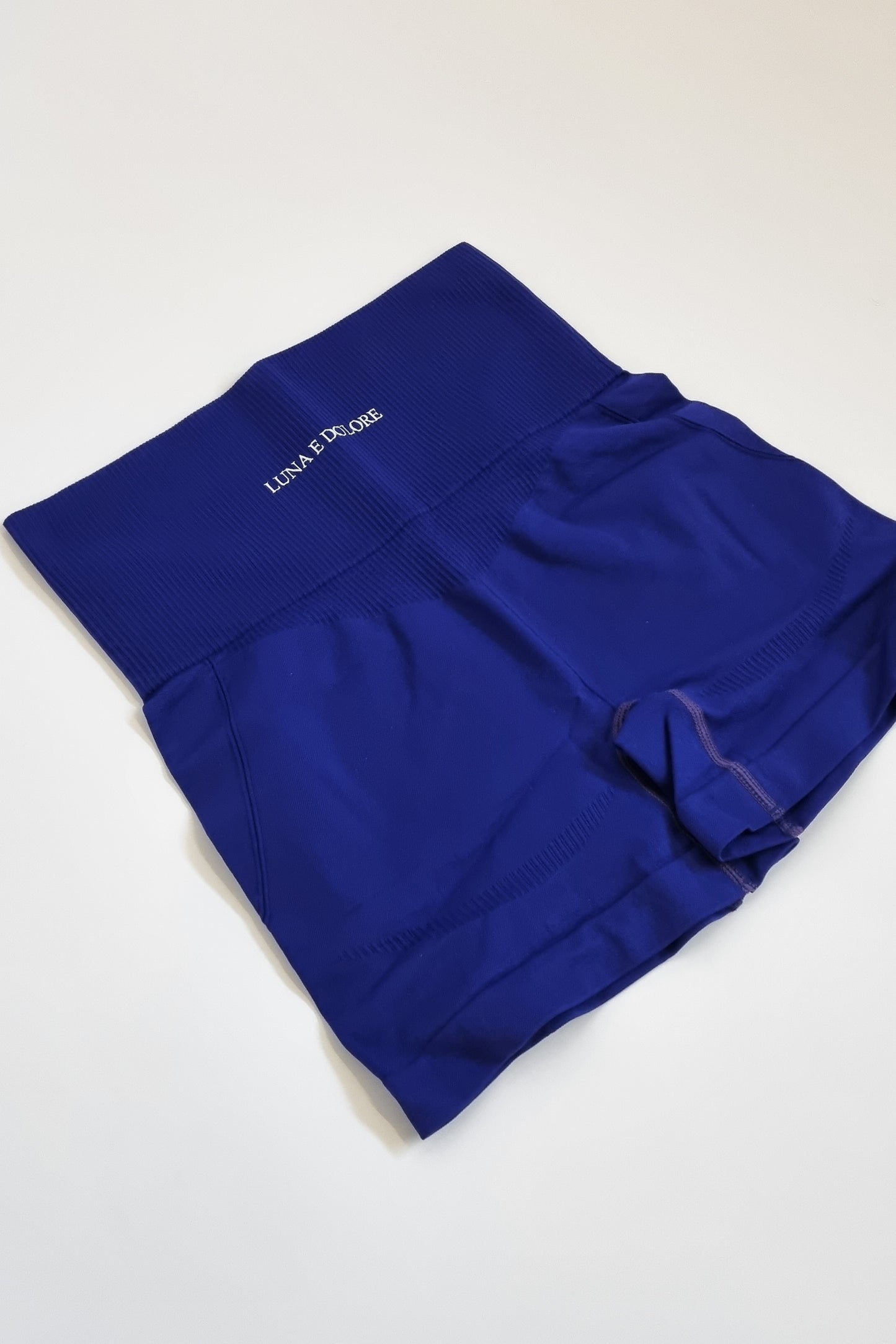INVICTUS SEAMLESS DYNAMIC SHORTS IN NAVY BLUE