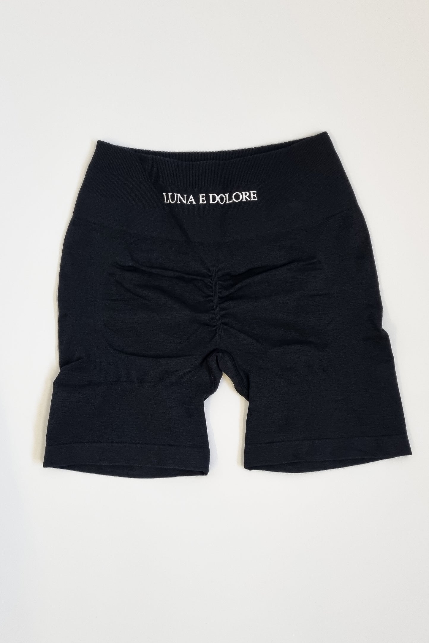 INVICTUS SEAMLESS SHORTS IN BLACK