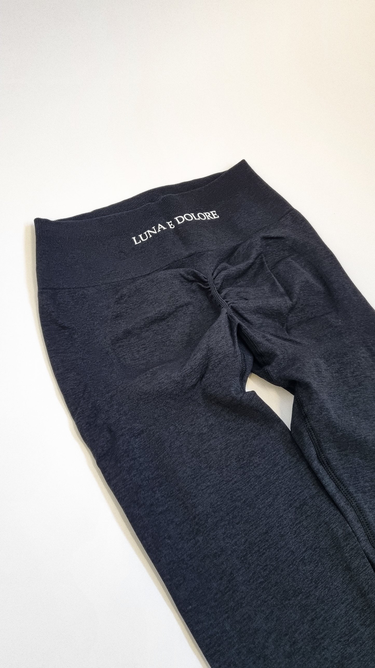 INVICTUS SEAMLESS LEGGING IN BLACK