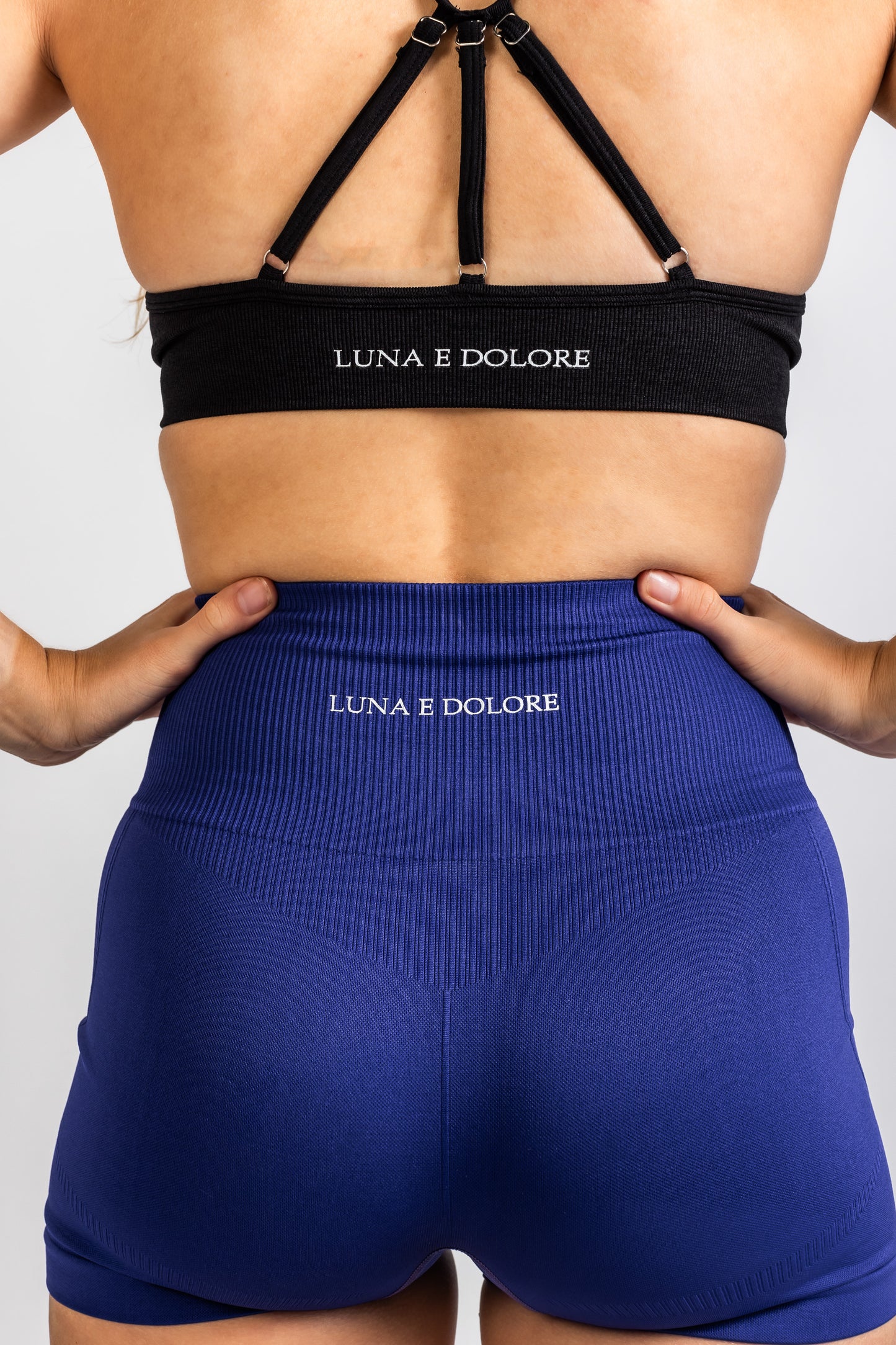 INVICTUS SEAMLESS DYNAMIC SHORTS IN NAVY BLUE