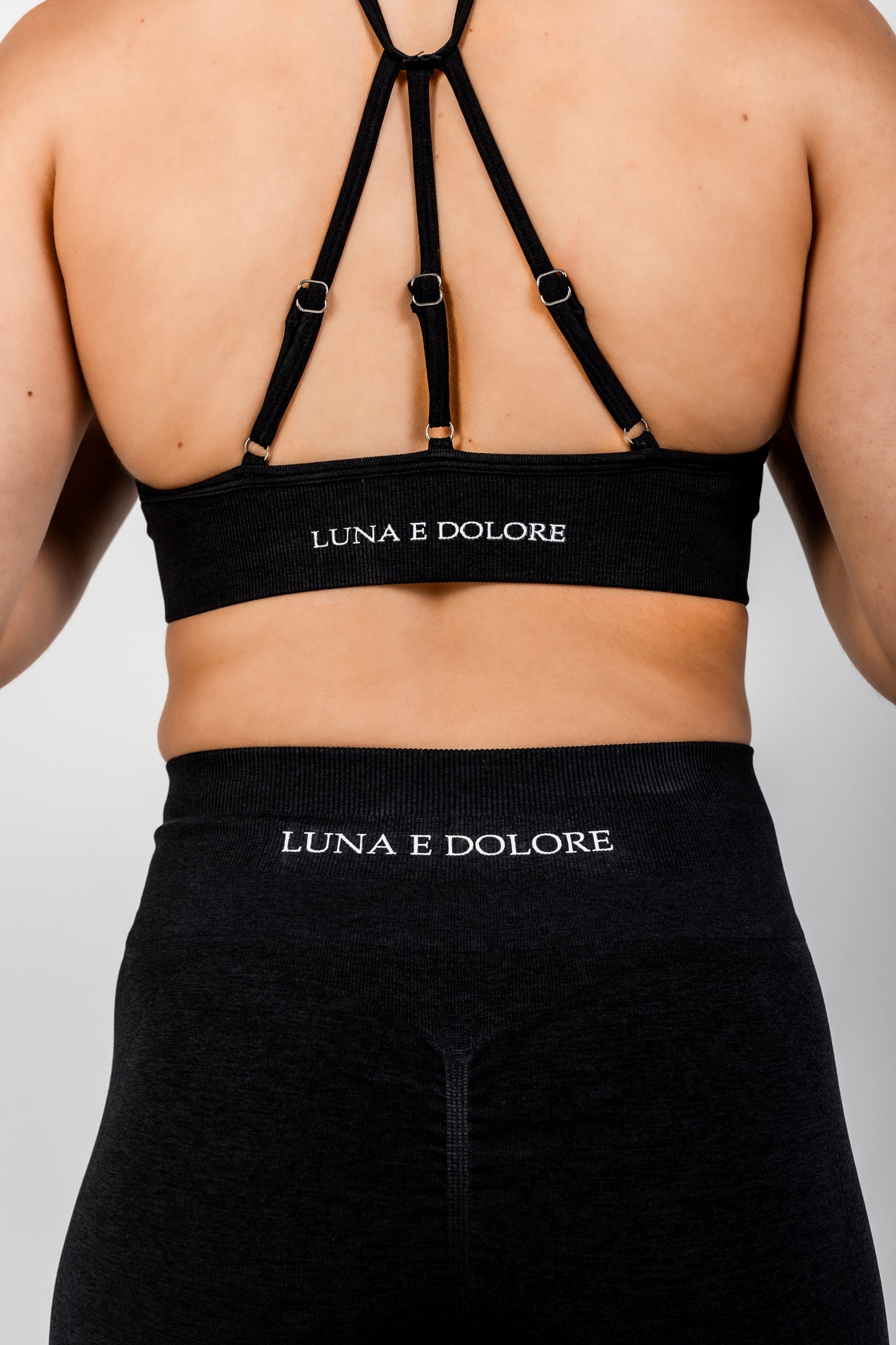 INVICTUS SEAMLESS LEGGING IN BLACK