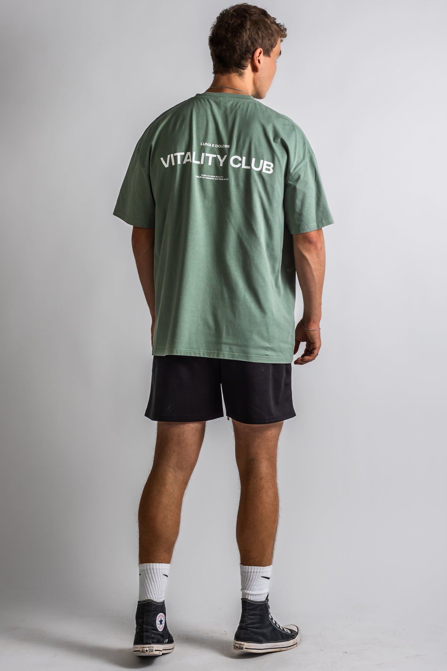 ARISE VITALITY CLUB OVERSIZED TEE IN SAGE GREEN